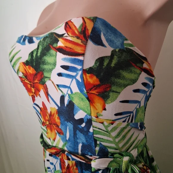 No Boundaries Strapless Tropical Floral Jumpsuit Size XS Wide Leg Summer Romper - Picture 7 of 10